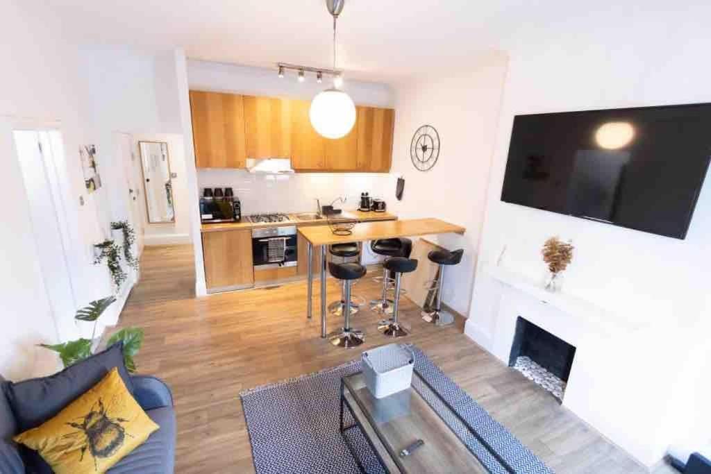 Lovely 2 Bedroom Apartment In Chelsea Sw3 ロンドン エクステリア 写真