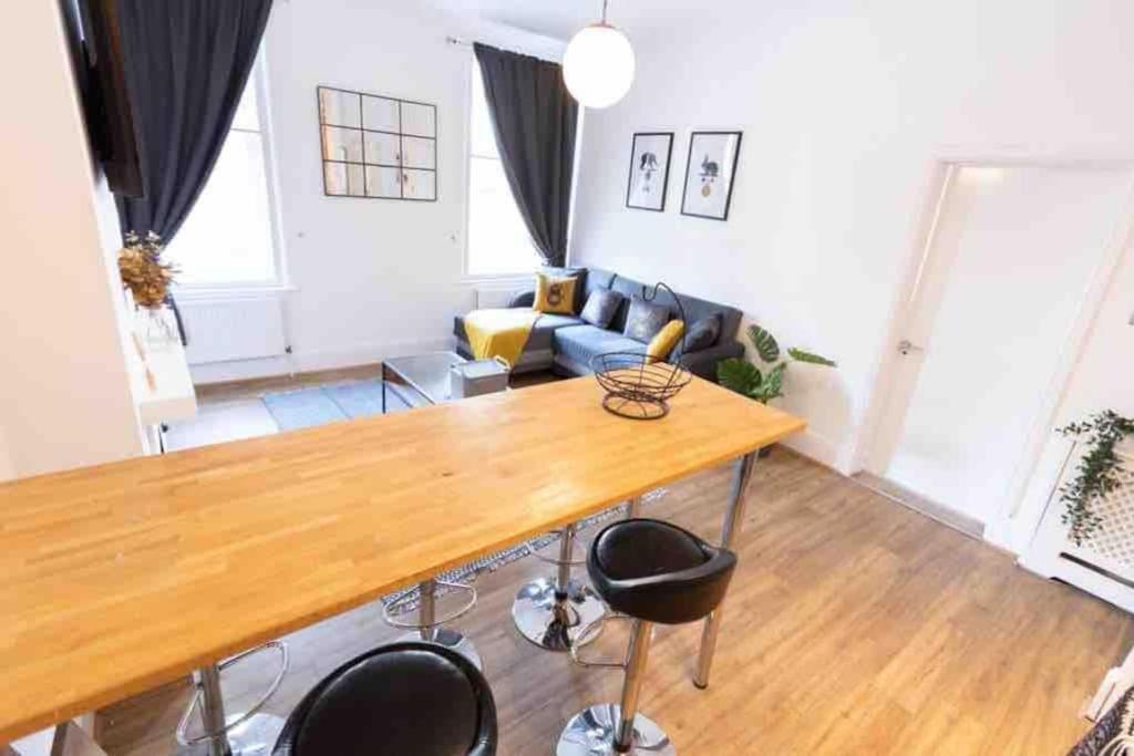 Lovely 2 Bedroom Apartment In Chelsea Sw3 ロンドン エクステリア 写真